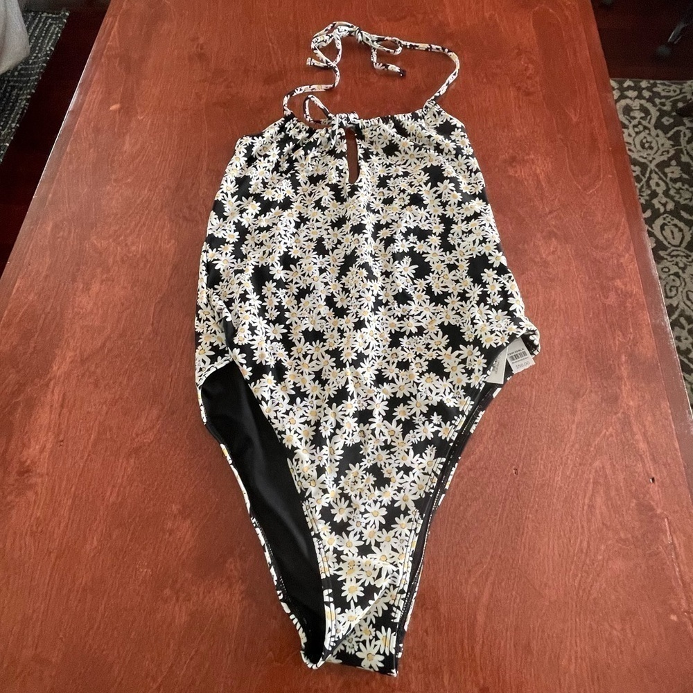 TopShop Halter high Neck Swimsuit One Piece Lined Ditsy Floral Keyhole 10 Black